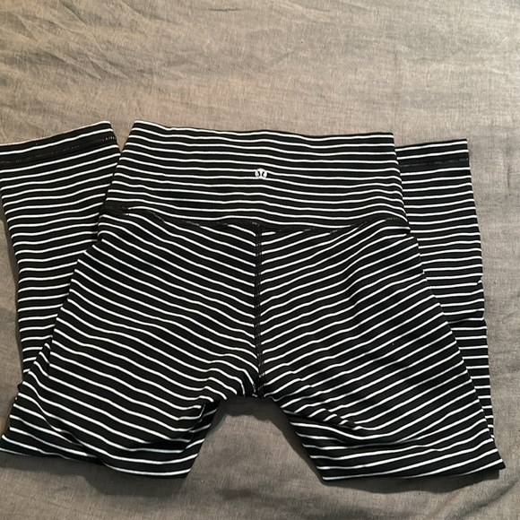 Lululemon Wunder Under Crop
Parallel Stripe - Picture 3 of 6